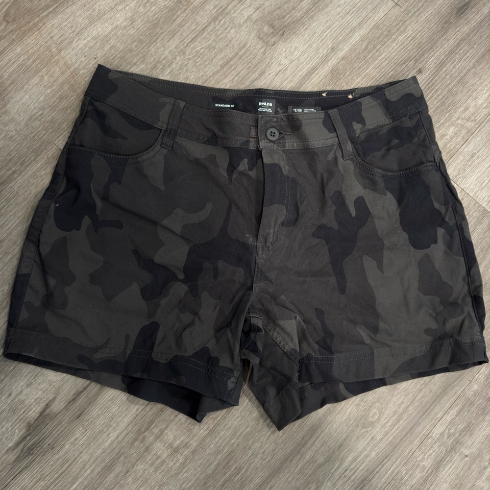 Prana Women's Camouflage Shorts 34”